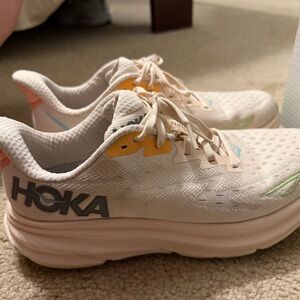 Hoka Clifton 9
